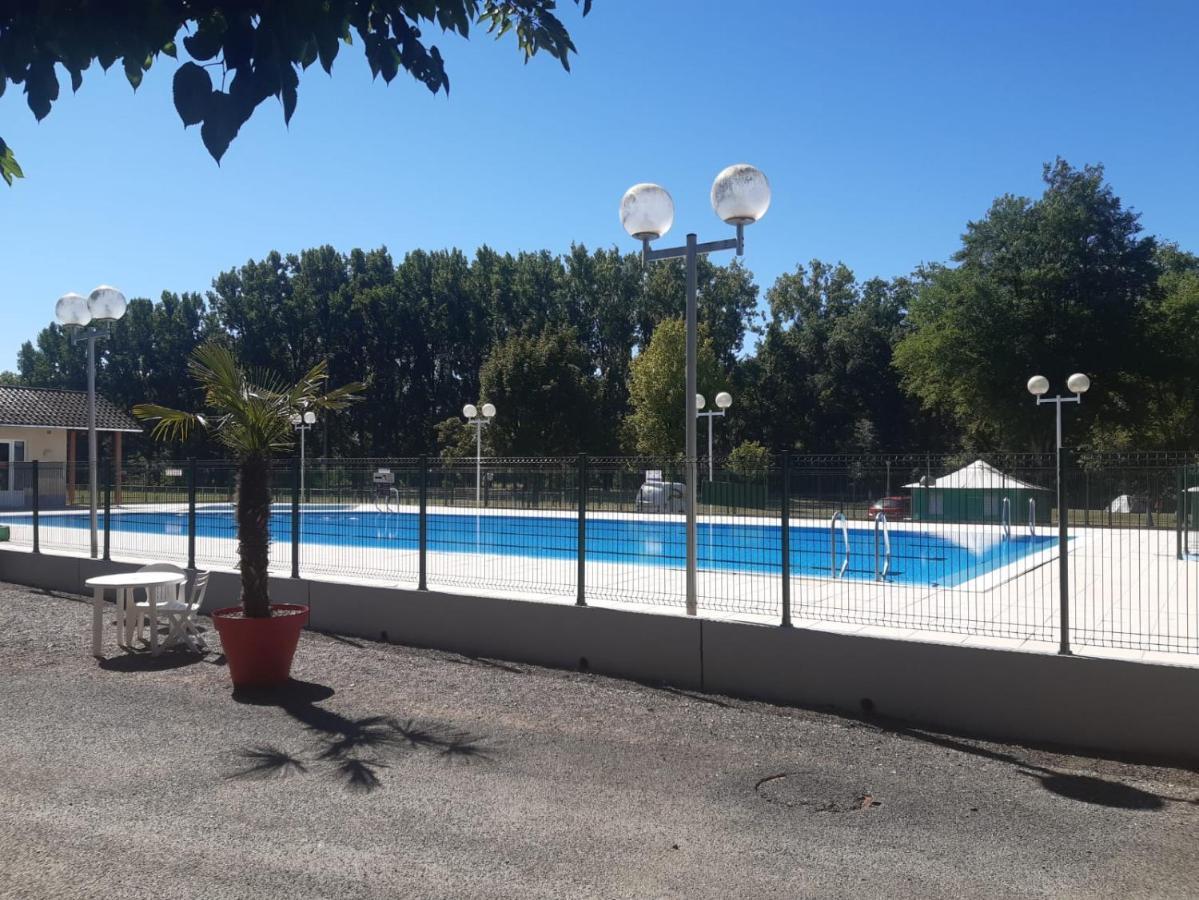 Отель Les Berges Du Cele Bagnac Экстерьер фото