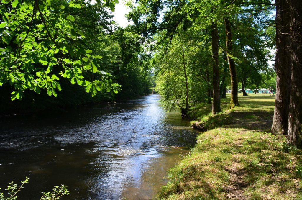 Отель Les Berges Du Cele Bagnac Экстерьер фото